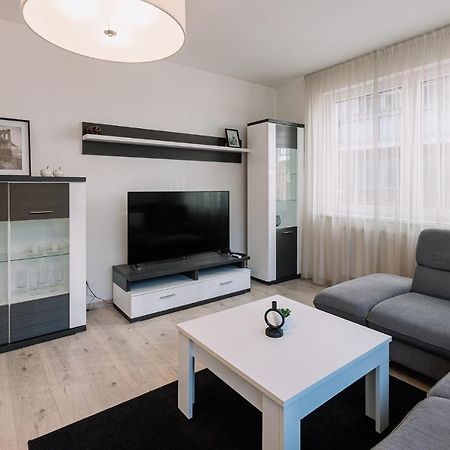 ברטיסלאבה Skau 1 Old Town Family & Business Apartment Free Parking מראה חיצוני תמונה