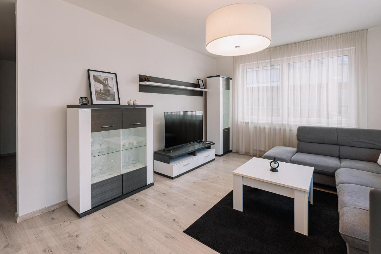 ברטיסלאבה Skau 1 Old Town Family & Business Apartment Free Parking מראה חיצוני תמונה