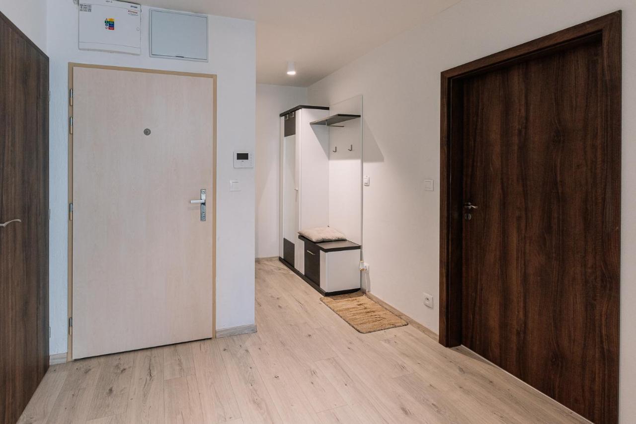 ברטיסלאבה Skau 1 Old Town Family & Business Apartment Free Parking מראה חיצוני תמונה
