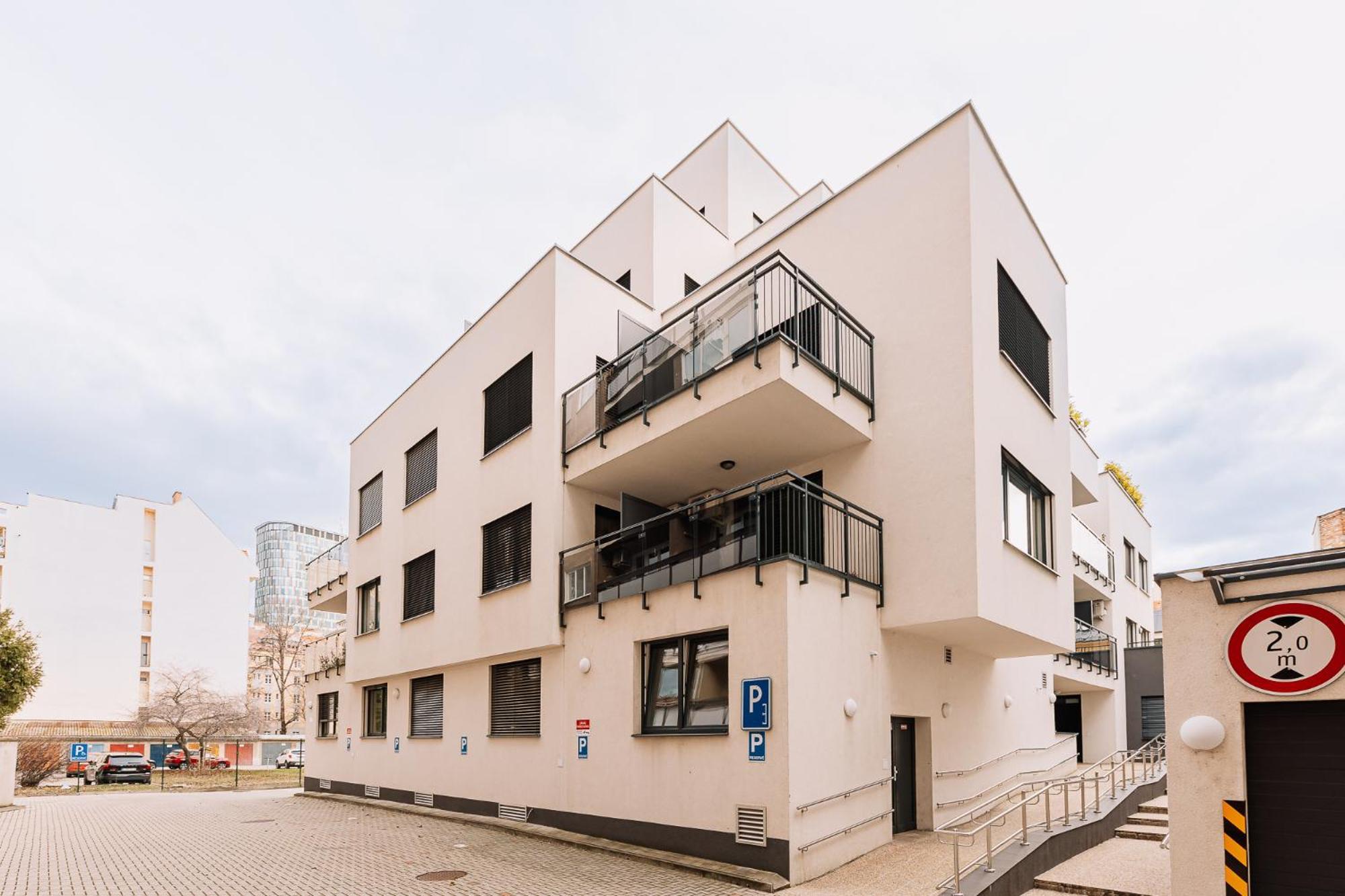 ברטיסלאבה Skau 1 Old Town Family & Business Apartment Free Parking מראה חיצוני תמונה